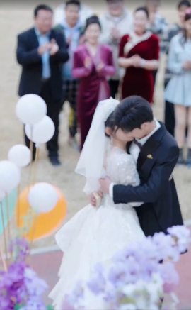 离婚后，陆总舔狗上身帮我提鞋（86集）白野 (2025)-米创网